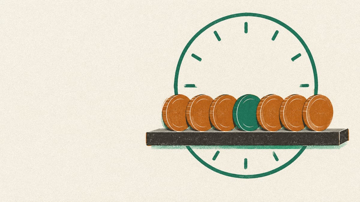 Illustration: a row of plain chips with one green chip highlighted and a dial